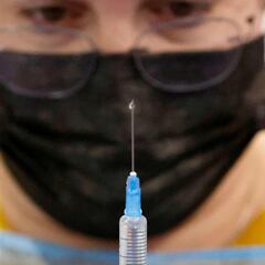 Covid-19 vaccine in the US: who can get it and requirements