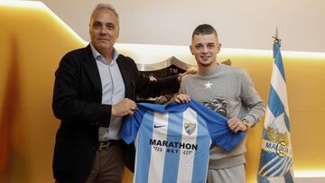 31/01/18 MALAGA PRESENTACION NUEVO FICHAJE DEI NVIERNO MAXIME LESTIENNE
HUSILLOS DIRECTOR DEPORTIVO