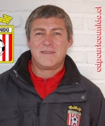 Carlos Bechtholdt (argentino) tuvo pasos por Audax, Coquimbo, San Felipe, pero se radicó en Curicó. Allí terminó su carrera y hoy es gerente del club de la ciudad, donde también juega su hijo.