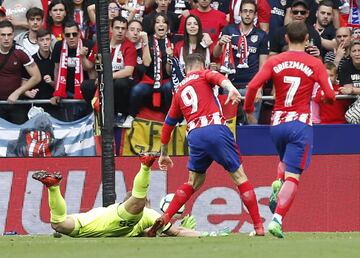 Fernando Torres marca el 2-1.