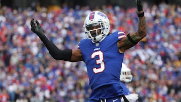 (FILES) In this file photo taken on October 9, 2022, Damar Hamlin, of the Buffalo Bills, reacts after a missed Pittsburgh Steelers field goal during the second quarter in Orchard Park, New York. - Buffalo Bills player Damar Hamlin was discharged from hospital in Cincinnati on January 9, 2023, just a week after suffering a cardiac arrest during an NFL game, medical staff confirmed. (Photo by Timothy T Ludwig / GETTY IMAGES NORTH AMERICA / AFP)