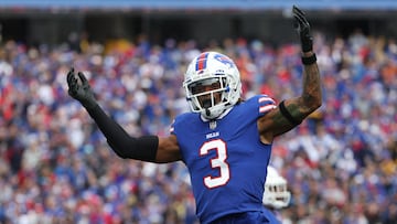 (FILES) In this file photo taken on October 9, 2022, Damar Hamlin, of the Buffalo Bills, reacts after a missed Pittsburgh Steelers field goal during the second quarter in Orchard Park, New York. - Buffalo Bills player Damar Hamlin was discharged from hospital in Cincinnati on January 9, 2023, just a week after suffering a cardiac arrest during an NFL game, medical staff confirmed. (Photo by Timothy T Ludwig / GETTY IMAGES NORTH AMERICA / AFP)