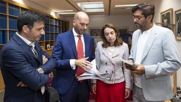 28/08/19 VISITA DIARIO AS PRESENTACION WORLD FOOTBALL SUMMIT
VICENTE JIMENEZ JAN ALESSIE MARIAN OTAMENDI