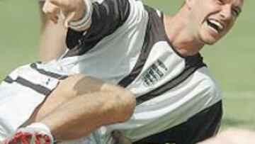 <b>JUGARÁ</b>. Beckham se medirá el domingo a su compañero Zidane.