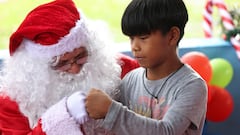 How much money do Mall Santas make?