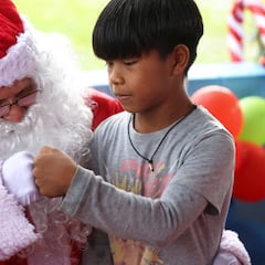 How much money do Mall Santas make?