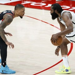 Harden, horrible en el tiro, rescata a los Nets ante Lillard