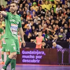 Usín guía al Magna a la Copa y el Barça, campeón de invierno