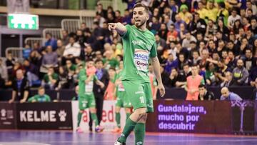 Usín guía al Magna a la Copa y el Barça, campeón de invierno