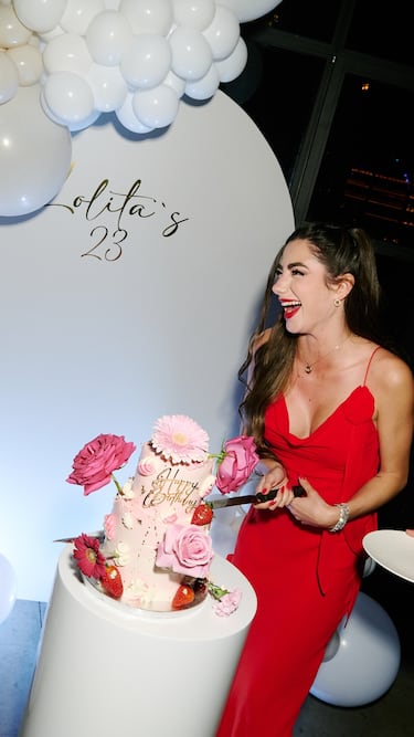 El fiestón de cumpleaños de Lola Lolita: invitados VIP y una tarta única de flores