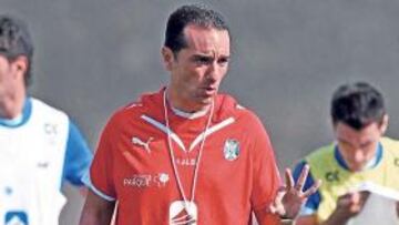 <b>TRANQUILIDAD. </b>José Luis Oltra valora los piropos llegados desde Valladolid y espera ganar allí.