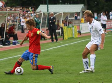 Keko, ante Italia, en el Europeo Sub-19 de 2010.