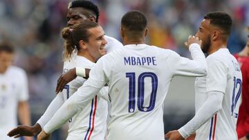 Soccer Football - International Friendly - France v Bulgaria - Stade de France, Saint-Denis, France - June 8, 2021 France&#039;s Antoine Griezmann celebrates scoring their first goal with teammates REUTERS/Pascal Rossignol