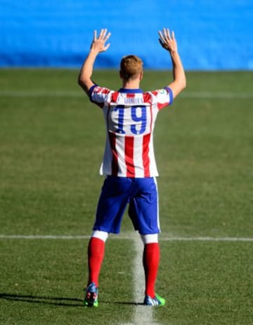 El delantero Fernando Torres durante su presentación como nuevo jugador del Átletico de Madrid, en su regreso cedido hasta el 30 de junio de 2016