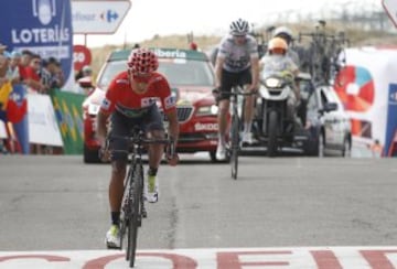 Chris Froome, máximo rival de Nairo Quintana, exigió al colombiano en la etapa 20 y lo aplaudió en los últimos metros de recorrido.