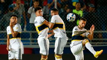 Soccer Football - Copa Libertadores - Group F - Monagas SC v Boca Juniors - Estadio Monumental de Maturin, Maturin, Venezuela - April 6, 2023 Boca Juniors' Dario Benedetto forms the defensive wall with teammates REUTERS/Leonardo Fernandez Viloria