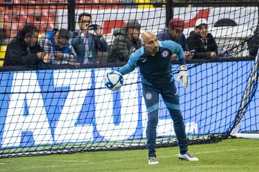 Entre lágrimas y risas, 'Conejo' vivió emotivo adiós con Cruz Azul