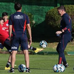 Berizzo anuncia un ‘nuevo’ puesto para Alexis y aborda los casos de Fernández y Thompson