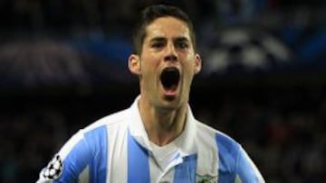 El central del Málaga Francisco Román Alracón "Isco", celebra su gol, primero del equipo, ante el Oporto durante el partido de vuelta de octavos de final de la Liga de Campeones.