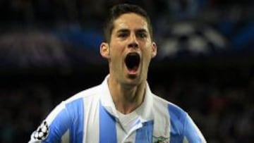 El central del M&aacute;laga Francisco Rom&aacute;n Alrac&oacute;n &quot;Isco&quot;, celebra su gol, primero del equipo, ante el Oporto durante el partido de vuelta de octavos de final de la Liga de Campeones.