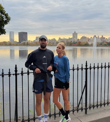 Álex es su profesor de gimnasia y coordinador del Club de Running del gimnasio David Lloyd Aravaca. La presentación se hizo pública coincidiendo con su participación en la maratón de Nueva York.