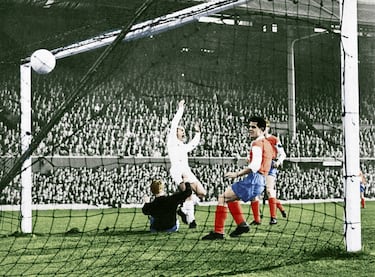 El 18 de mayo de 1960 se enfrentaron el Real Madrid y el Eintracht Frankfurt en un partido de Copa de Europa que acabó con un marcador de 7-3 el resultado más abultado hasta el momento de la competición europea