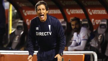 Mario Salas ya piensa en el clásico que definirá la Supercopa.