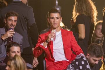 El jugador de la Juventus y su pareja acudieron a los MTV European Music Awards (EMA) en Sevilla, donde disfrutaron de la mejor música actual.