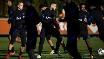 Memphis, en el entrenamiento con su selección.