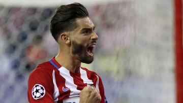 Carrasco, durante el partido, celebra su gol.