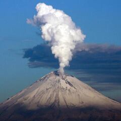 El Popocatépetl registra explosión y fumarolas