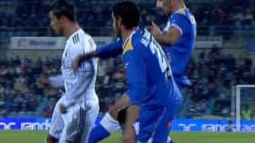 El Madrid reclama un penalti de Cata Díaz a Cristiano