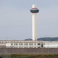 Dos presos se fugan de la cárcel de Picassent: aprovecharon la emisión del Barça-Atlético para huir