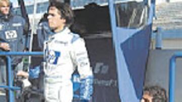 <b>ATENTO.</b> Nelson siguió a su hijo de cerca.