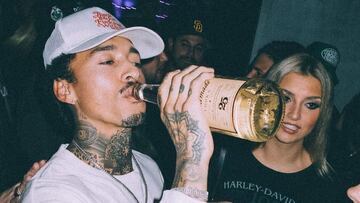 El skater Nyjah Huston bebiendo alcohol durante su fiesta de su 28 cumplea&ntilde;os, junto a dos chicas, el 30 de noviembre del 2022. 