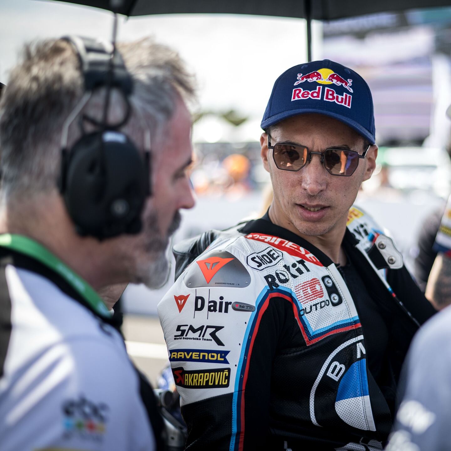 Razgatlioglu sobre la BMW de SBK durante la rona de Australia.