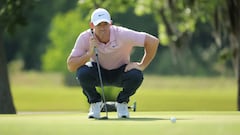 AVONDALE, LOUISIANA - APRIL 25: Rory McIlroy of Northern Ireland putts on the 15th green during the first round of the Zurich Classic of New Orleans at TPC Louisiana on April 25, 2024 in Avondale, Louisiana.