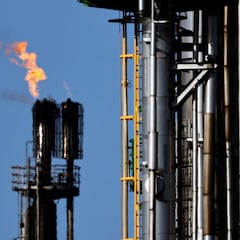 Saudi Arabia lowers price of crude oil to Asia and Europe