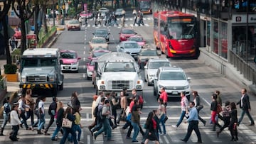 El martes 11 de marzo del 2025 no circulan los autos con engomado rosa, placas 7 y 8 en calles de Cdmx y Edomex.