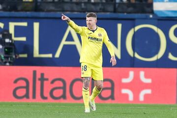 El lateral izquierdo del Villarreal tiene 31 años y ya no es el que fue en el Sevilla y en el Liverpool, pero su veteranía y buen hacer le convierten en un pesado en el Villarreal. Contra el Getafe, Alberto finalizó una larga jugada soltando un latigazo con su zurda y lograr el empate.