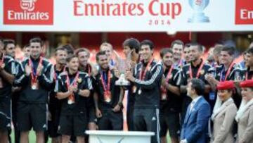 El Valencia, con el título de campeón.