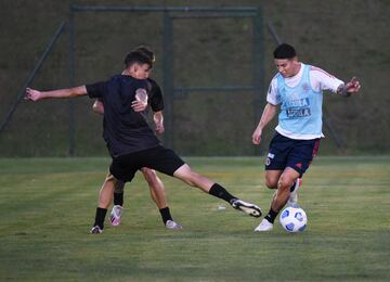 En la jornada de hoy, los jugadores hicieron ejercicios de movilidad y recuperación en gimnasio. Posteriormente trabajos en cancha, donde hicieron un entrenamiento táctico - técnico de comportamientos generales, junto a jugadores de la sub20 del club Ponte Preta.