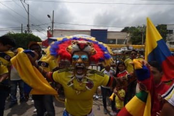 Colombia debuta en las Eliminatorias ante Perú. Ambiente de fiesta y de carnaval en El Metropolitano.