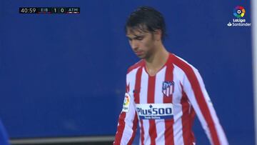 La 'crisis' de Joao que ya nadie puede tapar: cualquier delantero de 3ª marcaría esta ocasión...