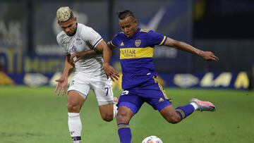 BUENOS AIRES, ARGENTINA - MARCH 21: Diego Valoyes of Talleres and Sebastian Villa of Boca Juniors vie for the ball during a match between Boca Juniors and Talleres as part of Copa de la Liga Profesional 2021  at Estadio Alberto J. Armando on March 21, 202