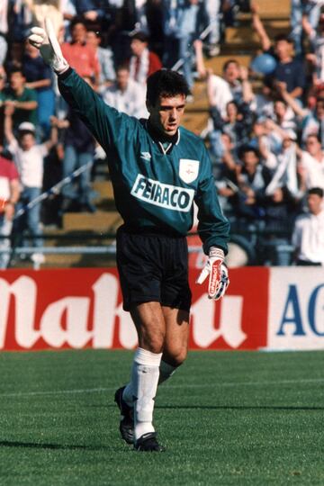 Y bajo los palos del Deportivo de la Coruña estuvo desde 1991 hasta 1996