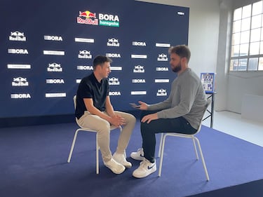 El salto de Etxeberria: “Sagan fue el que me enganchó, revolucionó todo”