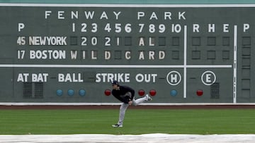 El costo en el mercado secundario para un asiento esta noche en Fenway Park aumentó un 66 por ciento respecto al resto de los encuentros entre New York y Boston.