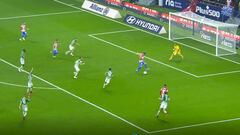 ¡Las increíbles atajadas de Claudio Bravo ante el Atlético de Madrid!