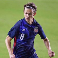 Brenden Aaronson debutó en la victoria de RB Salzburg